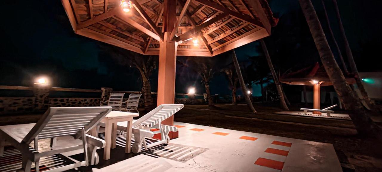 Nu-Vin Beach Hotel Ahangama Exterior foto